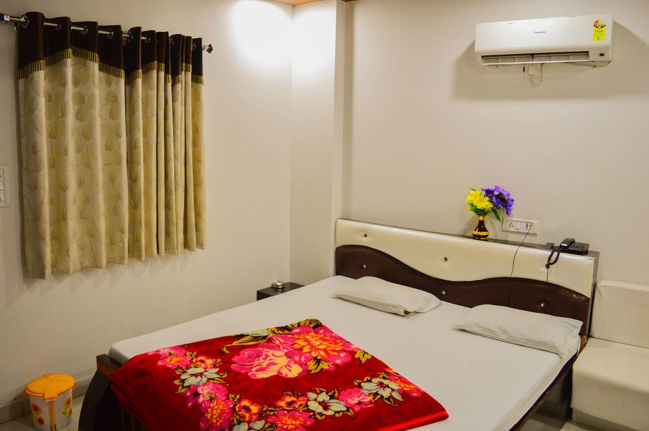 Hotel Shree Dwarkadhish Palace Ujjain Εξωτερικό φωτογραφία