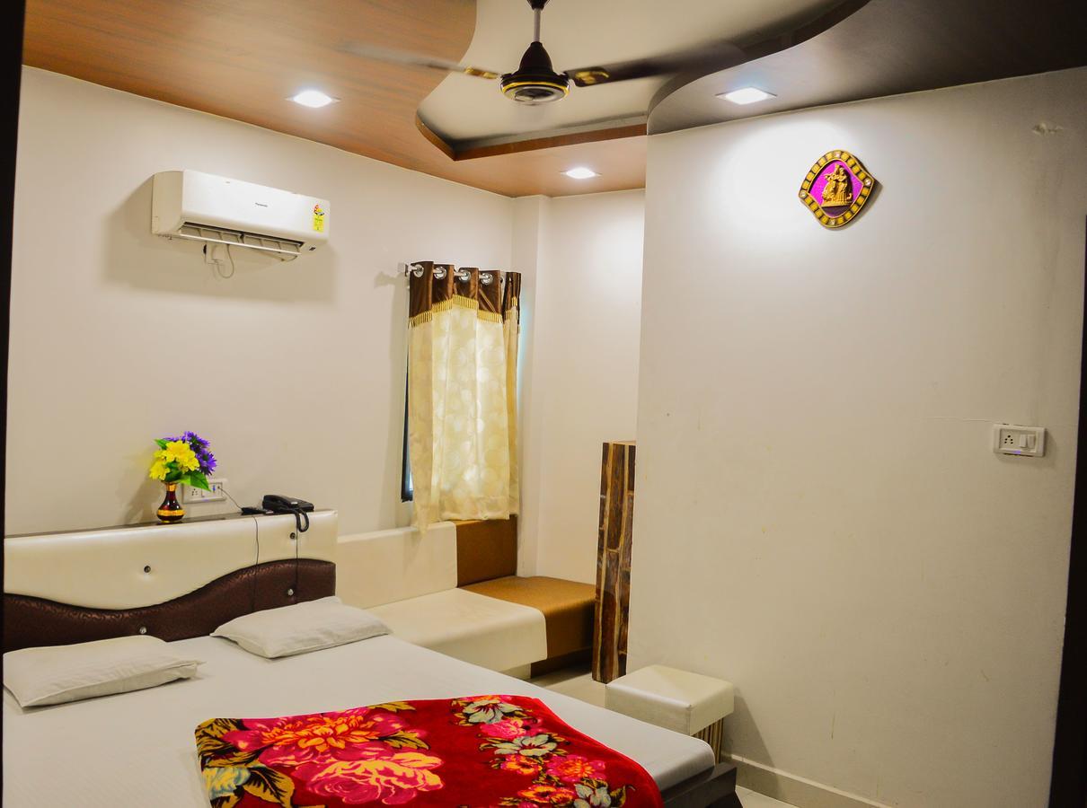 Hotel Shree Dwarkadhish Palace Ujjain Εξωτερικό φωτογραφία